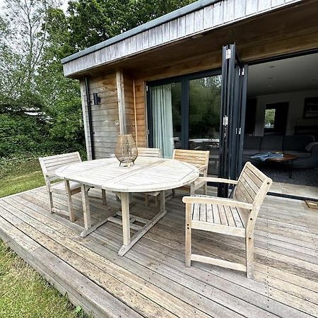 Beautiful Cabin With Pond View Стейнинг Экстерьер фото